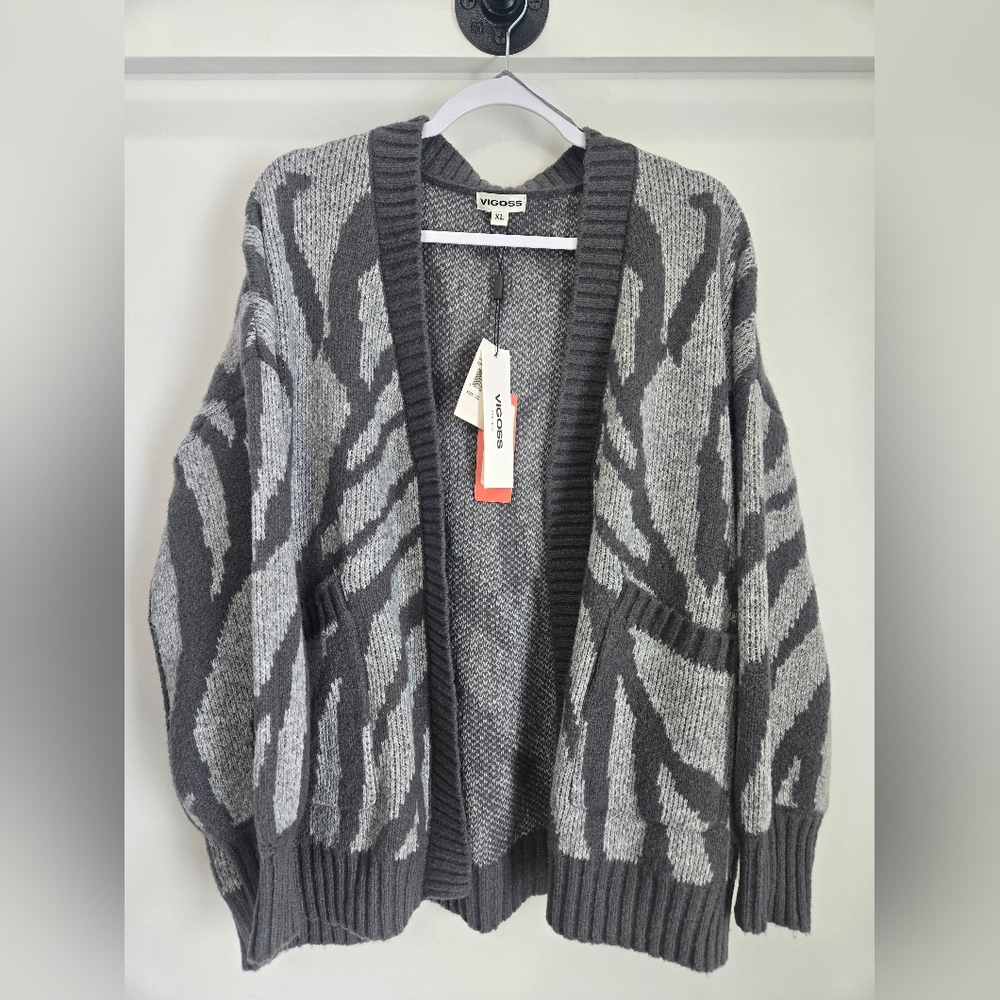 New. Vigoss Sweater Cardgian Womens SIZE XL Grey